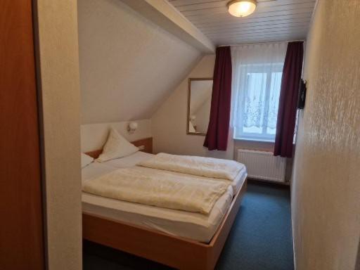 Hotel Weinhaus Am Stiftstor Трайс-Карден Екстер'єр фото