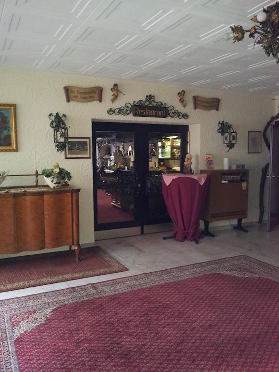 Hotel Weinhaus Am Stiftstor Трайс-Карден Екстер'єр фото
